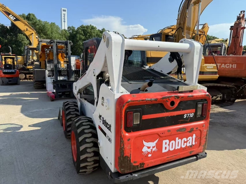 Bobcat S 770 Krautuvai su šoniniu pasukimu