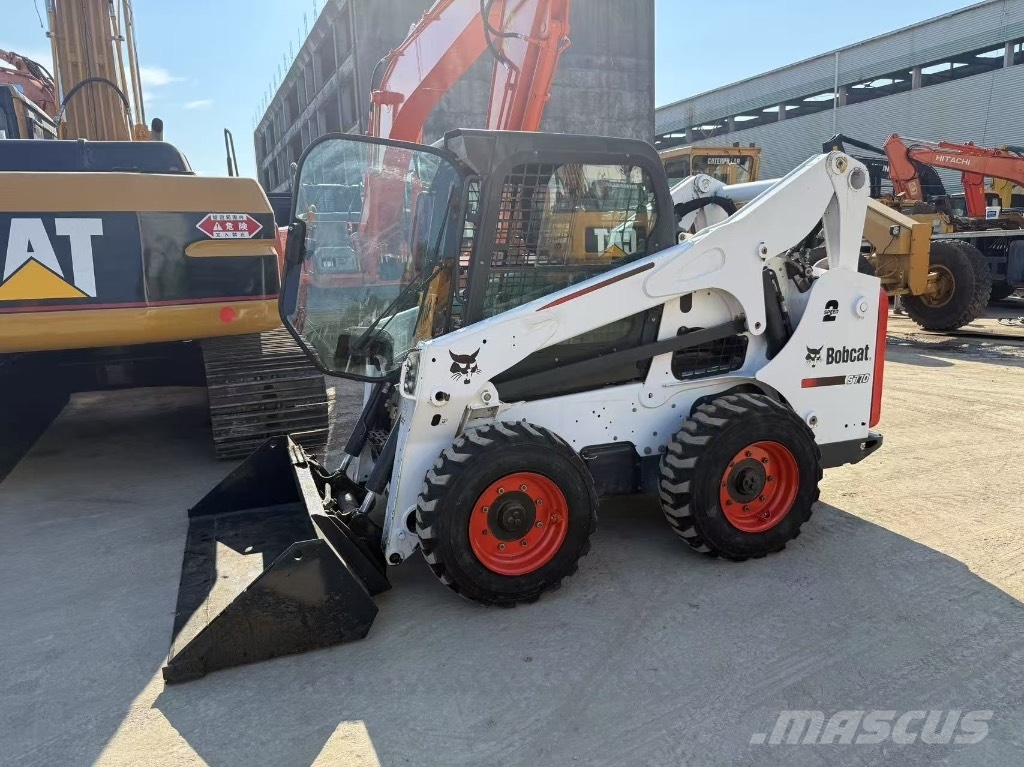 Bobcat S 770 Krautuvai su šoniniu pasukimu