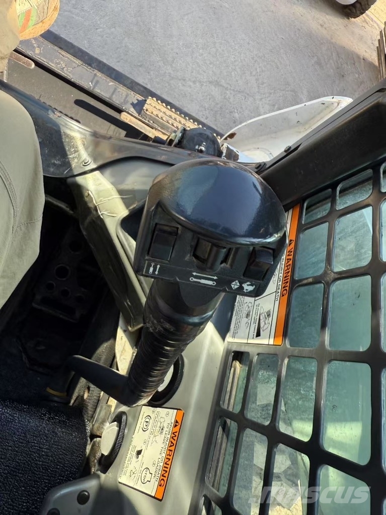 Bobcat S 770 Krautuvai su šoniniu pasukimu