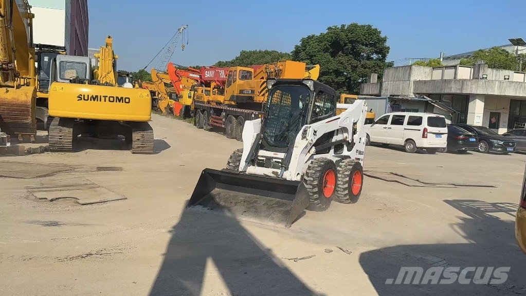 Bobcat S 770 Krautuvai su šoniniu pasukimu