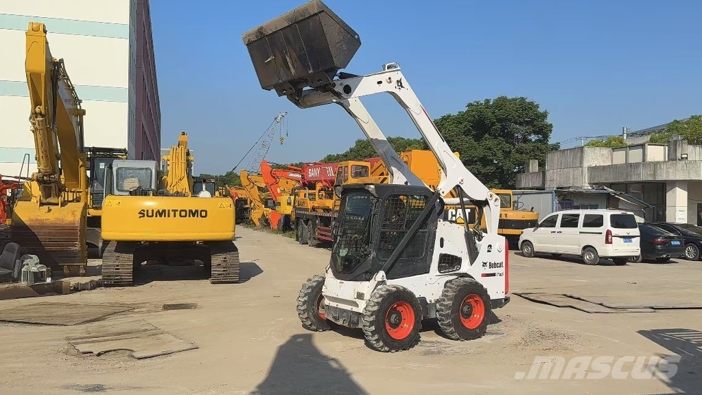 Bobcat S 770 Krautuvai su šoniniu pasukimu