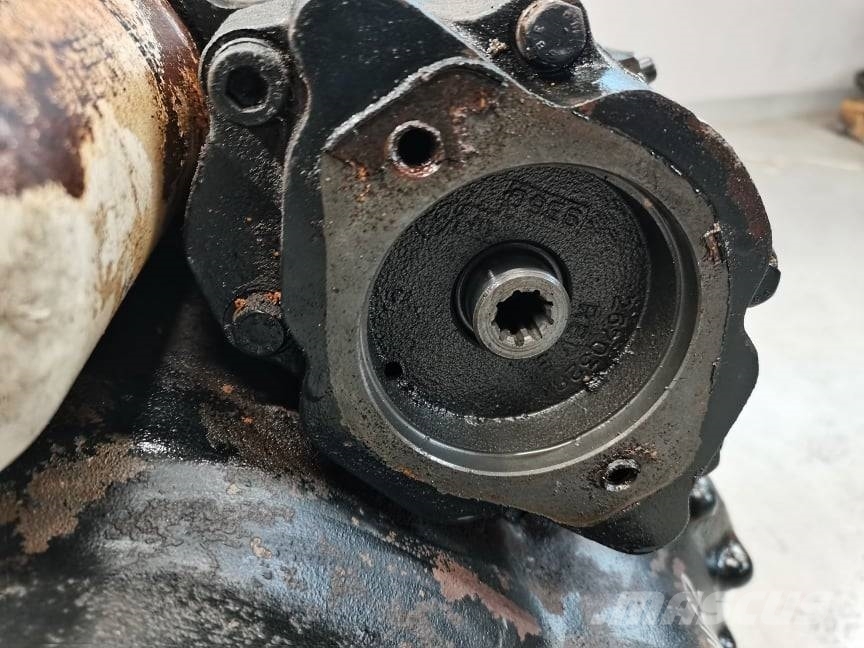 Clark-Hurth {1106FMT12461-24} gearbox Ülekandemehhanism