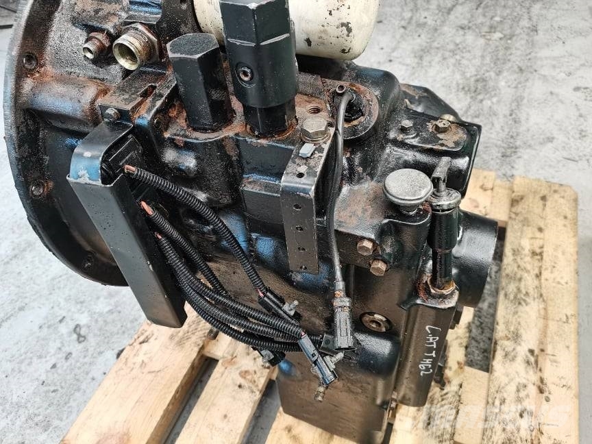 Clark-Hurth {1106FMT12461-24} gearbox Ülekandemehhanism