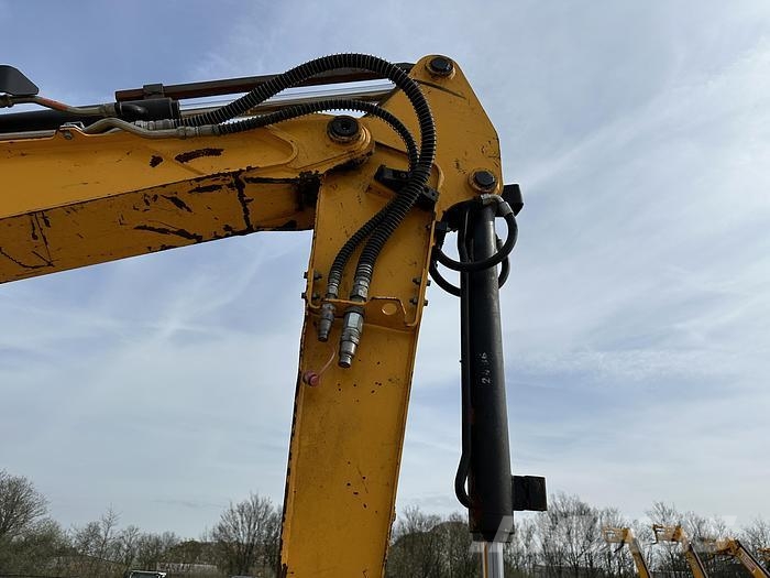JCB 48Z-1 小型挖掘机