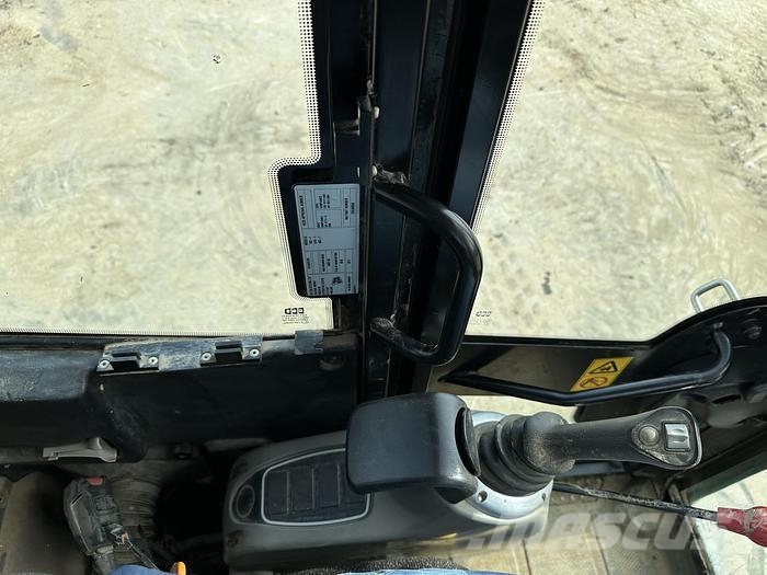 JCB 48Z-1 小型挖掘机