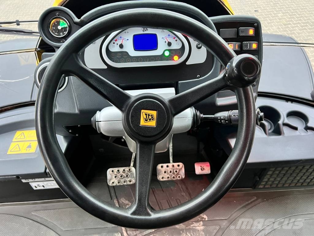 JCB Fastrac 3230 Sisu Xtra Traktorit