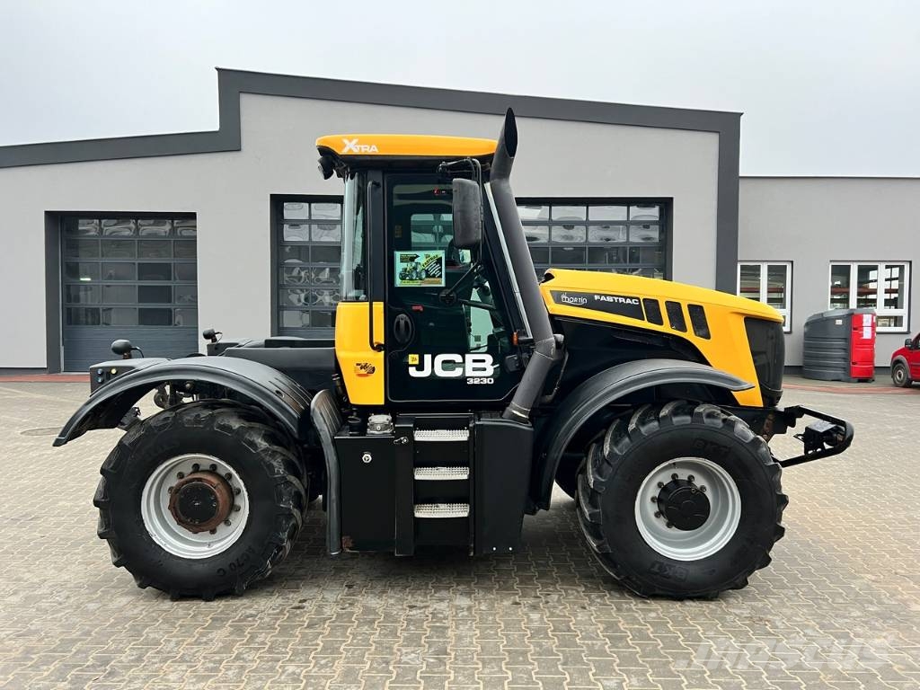 JCB Fastrac 3230 Sisu Xtra Traktorit