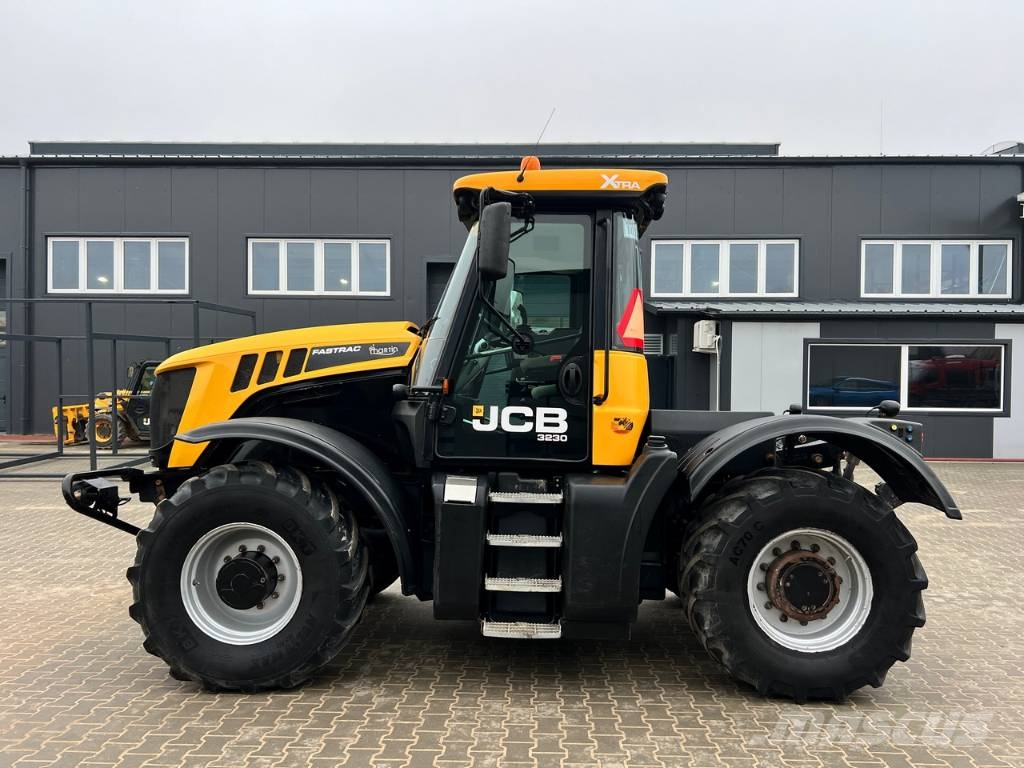 JCB Fastrac 3230 Sisu Xtra Traktorit