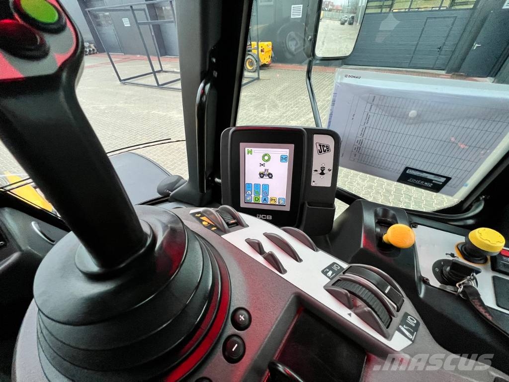 JCB Fastrac 3230 Sisu Xtra Traktorit
