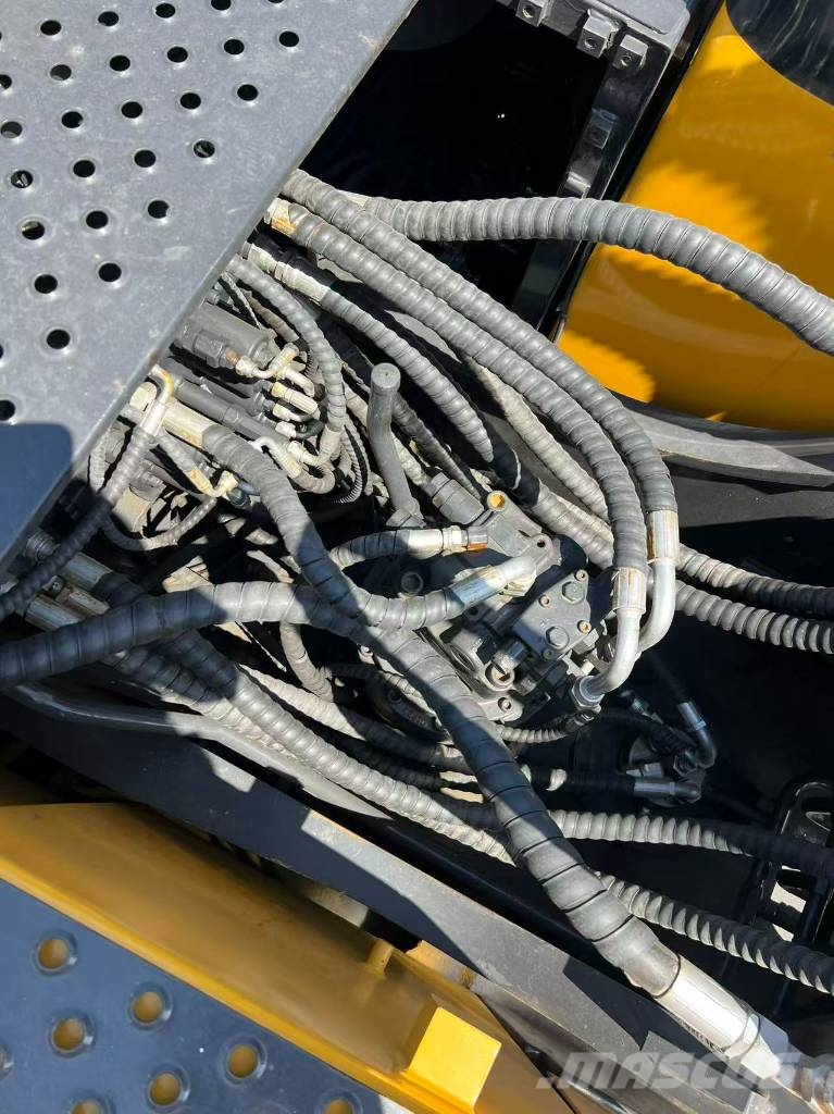 Volvo EC210 Гусеничные экскаваторы