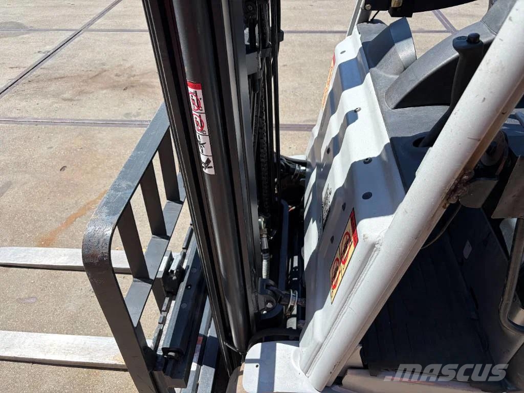 Still RX 50-15 1500kg Triplo / sideshift Electric forklifts