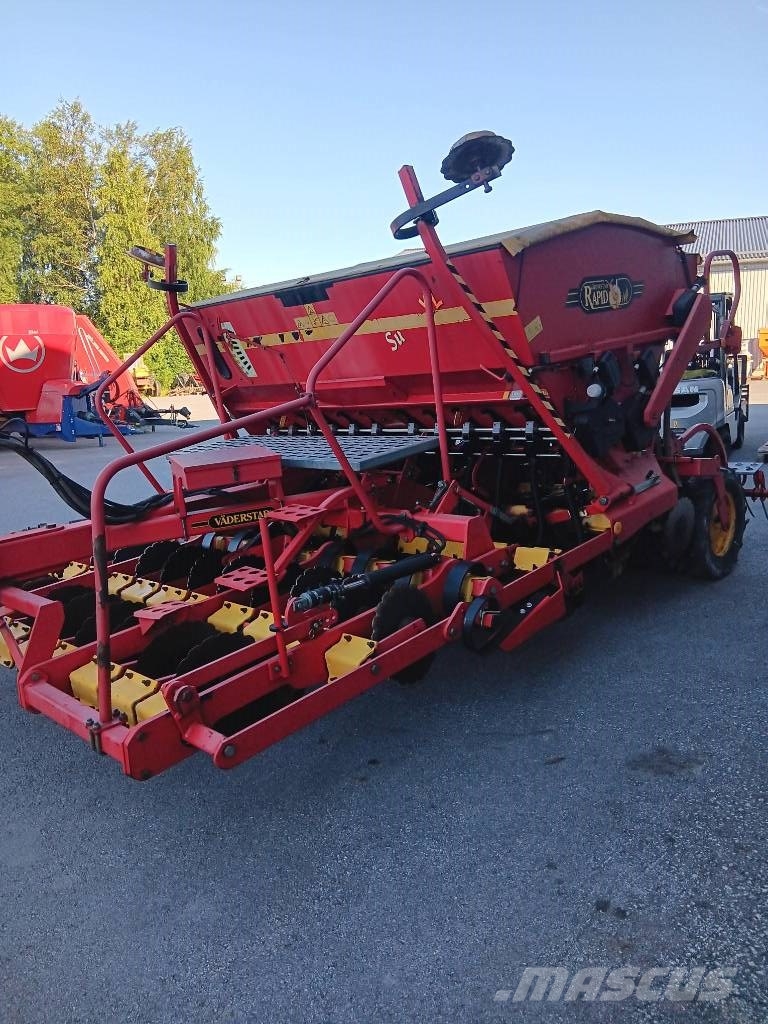 Väderstad Rapid300C مثاقيب مدمجة