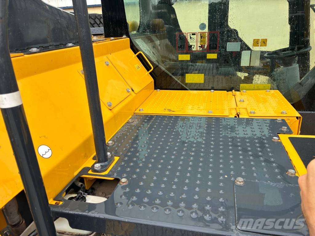 Komatsu PW 138 MR-11 Excavadoras de ruedas