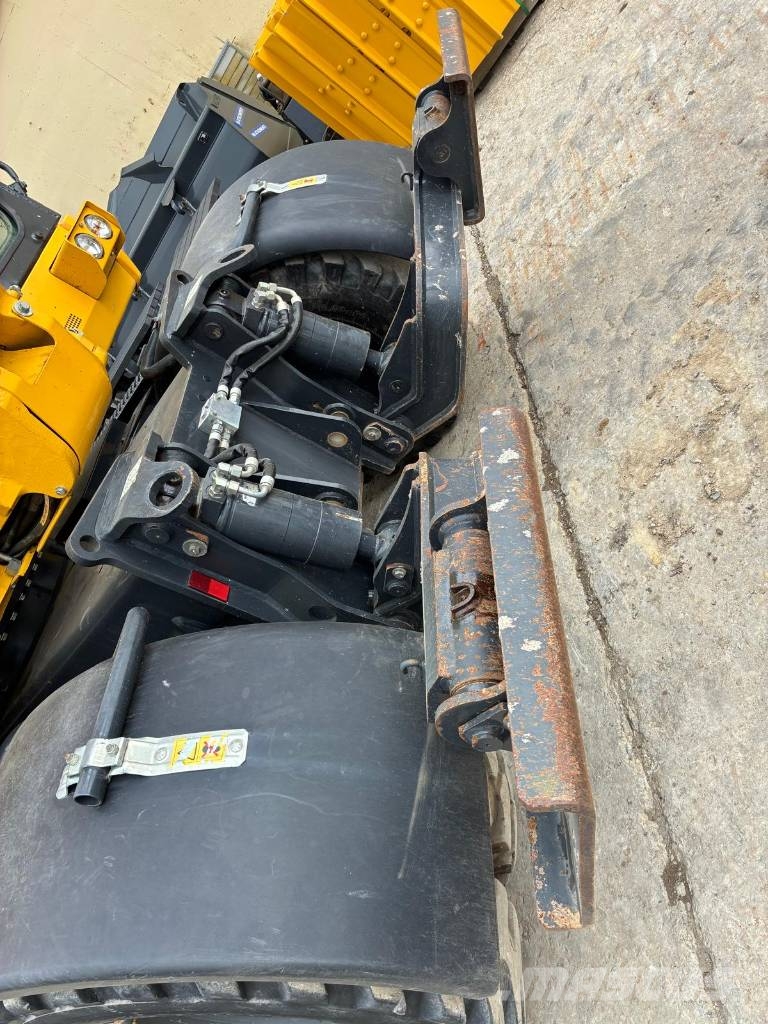 Komatsu PW 138 MR-11 Excavadoras de ruedas
