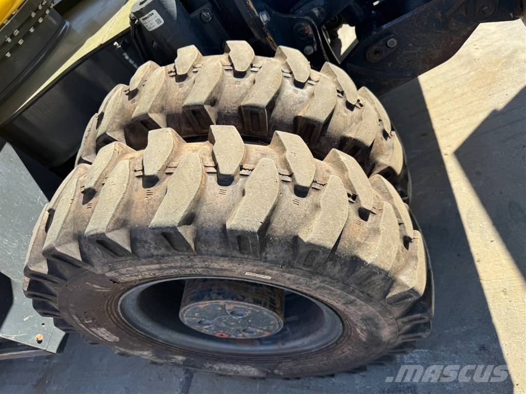 Komatsu PW 148-11 Εκσκαφείς με τροχούς - λάστιχα