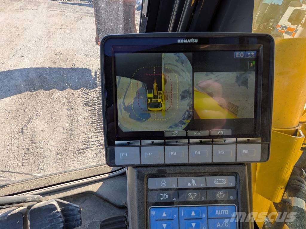 Komatsu HB 365  LC-3EO Hybrid   DEMO Bandgrävare