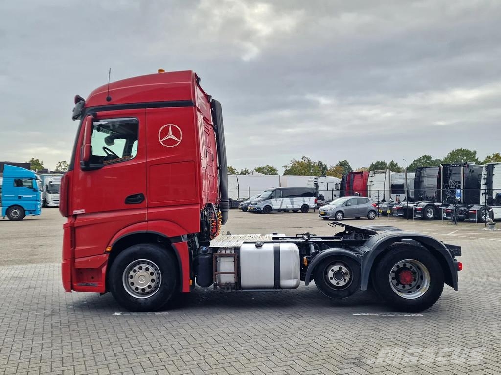 Mercedes-Benz Actros 1842 Streamspace 6x2 - PTO/Hydraulics - Ste Trekkers