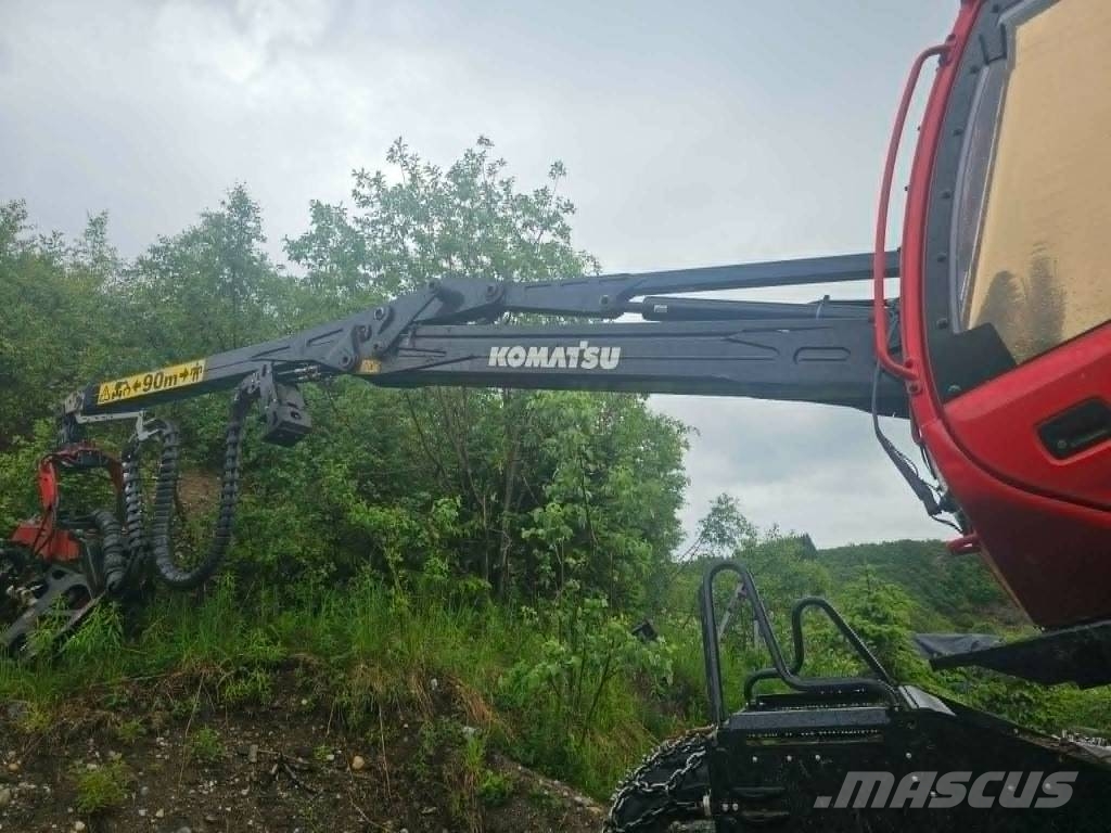Komatsu 901 XC Betakarítók