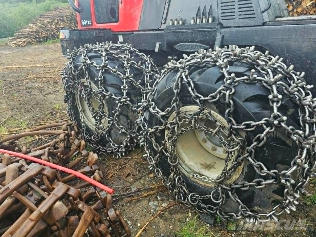 Komatsu 901 XC Betakarítók