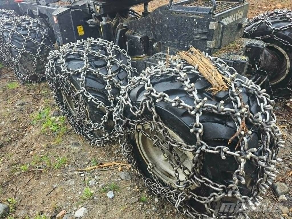 Komatsu 901 XC Betakarítók