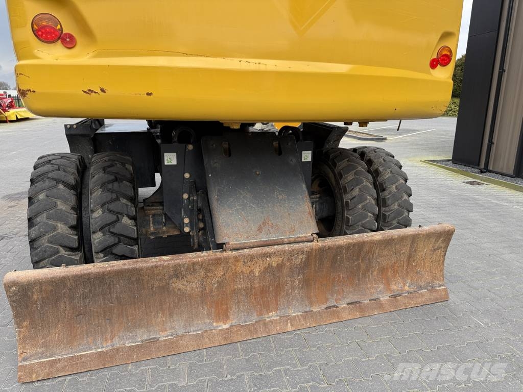 Komatsu PW 180-10 Pelle sur pneus