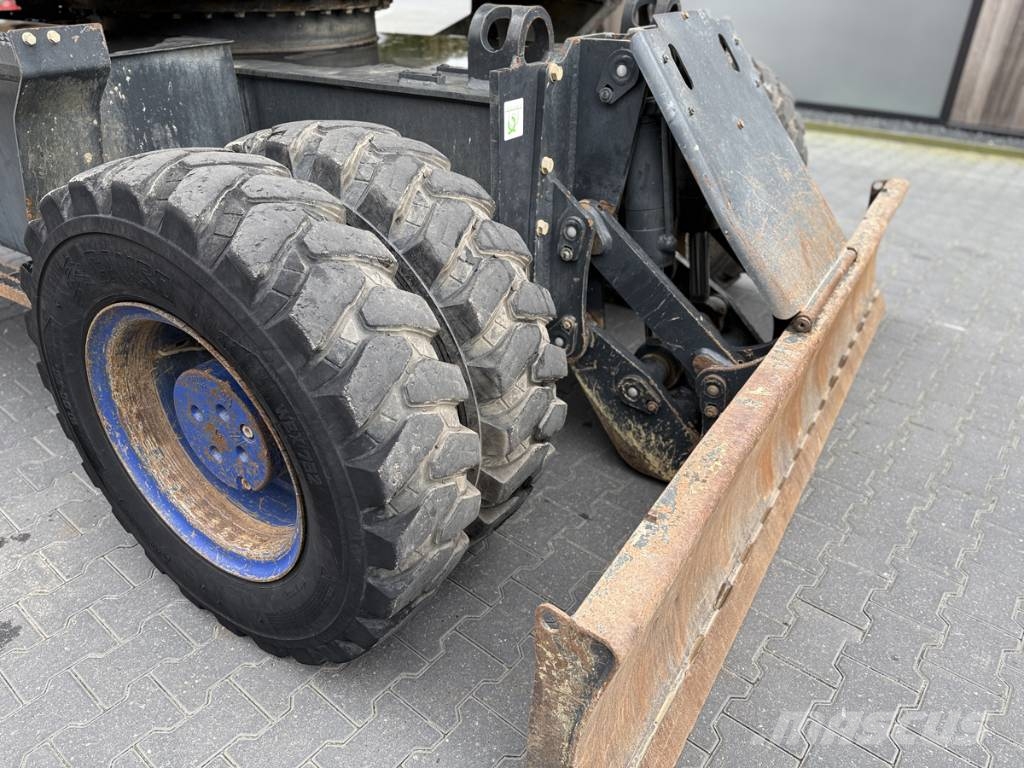 Komatsu PW 180-10 Pelle sur pneus