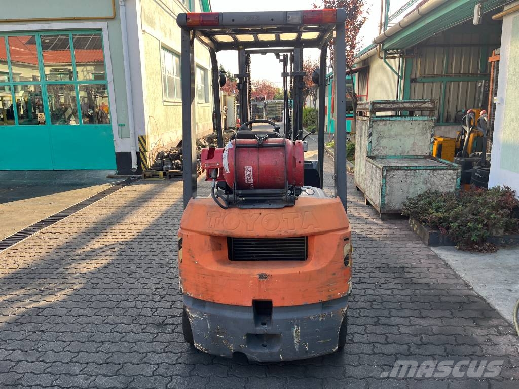 Toyota 7 FGF 15 /40/ V-4167 OB LPG (dujiniai) krautuvai