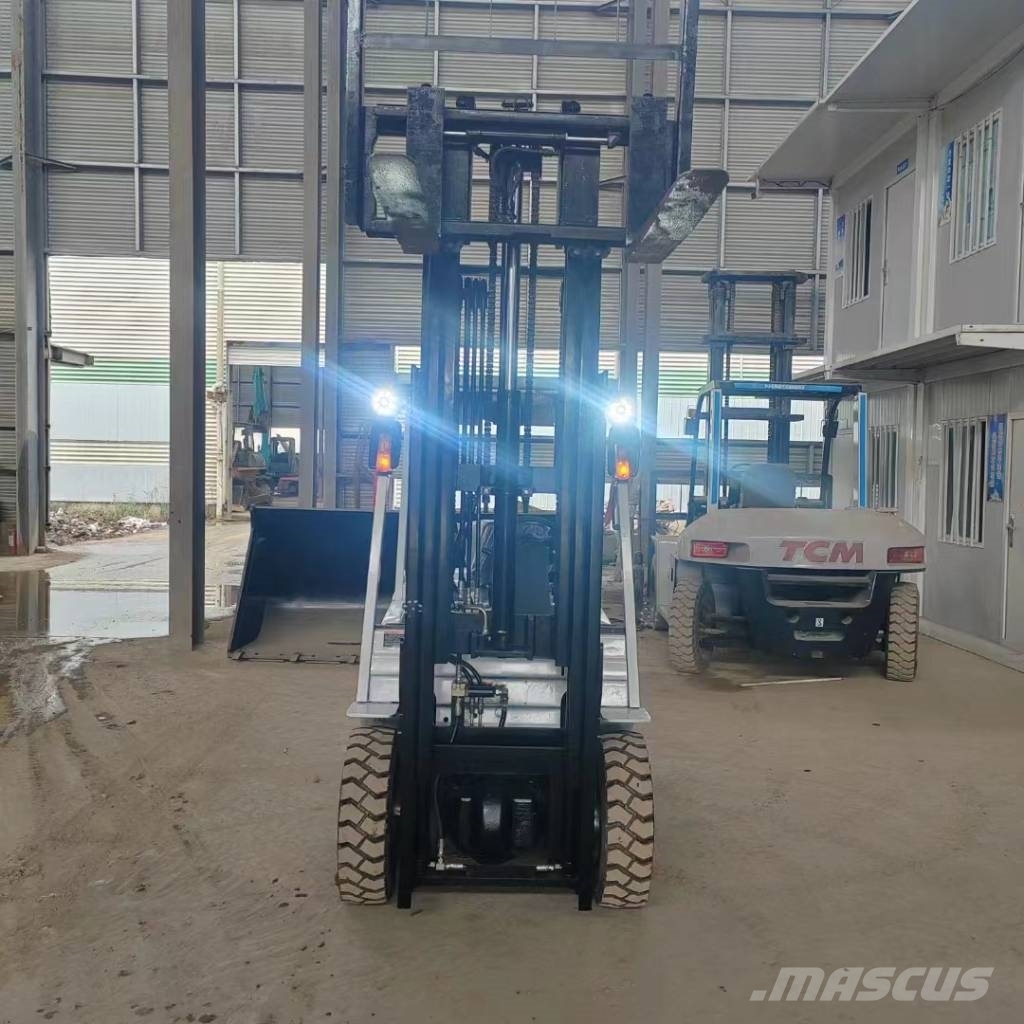 TCM FD30 شاحنات الديزل