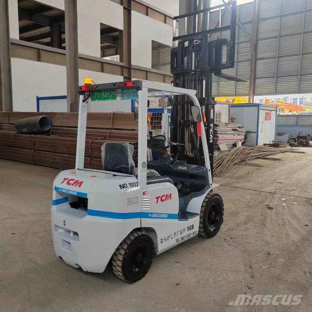 TCM FD30 شاحنات الديزل