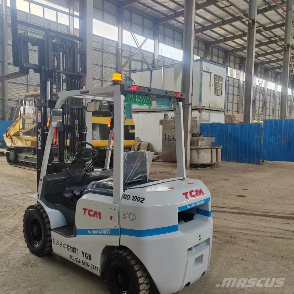 TCM FD30 شاحنات الديزل