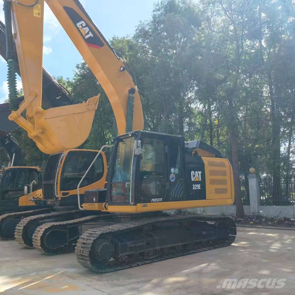 CAT 329 E حفارات زحافة