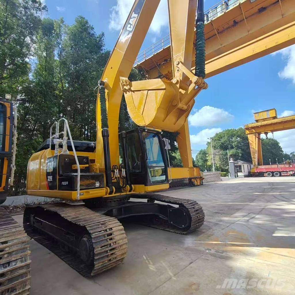 CAT 329 E حفارات زحافة