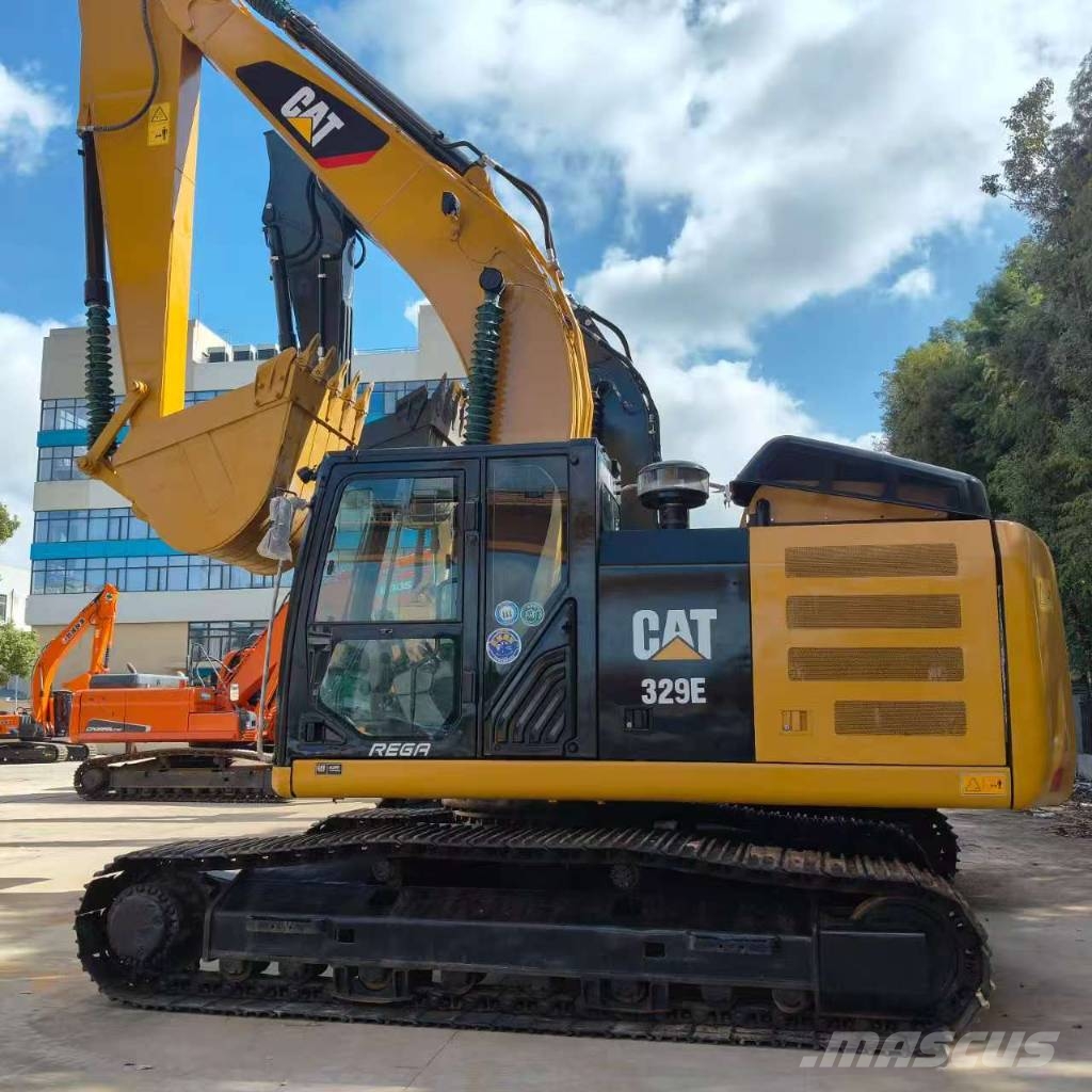 CAT 329 E حفارات زحافة