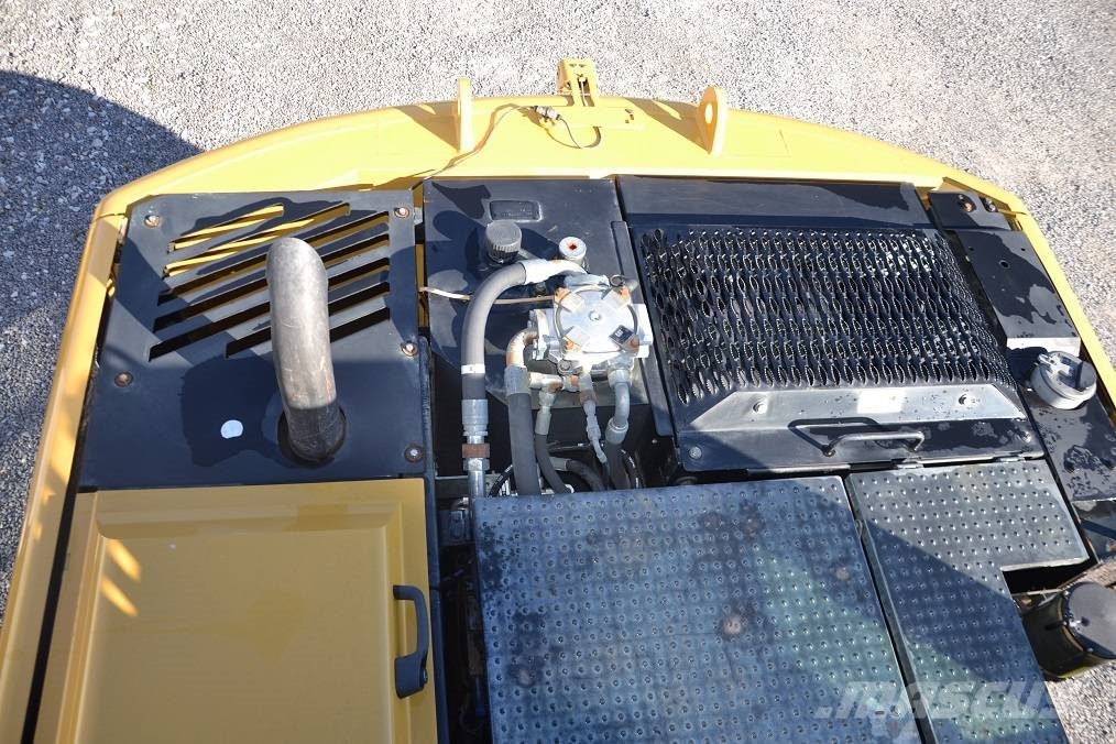 CAT CAT M 315 D Колісні екскаватори