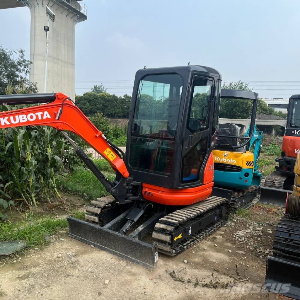 Kubota U 27 小型挖掘机