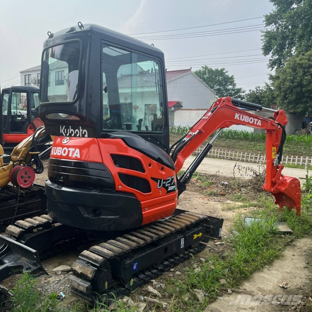 Kubota U 27 小型挖掘机