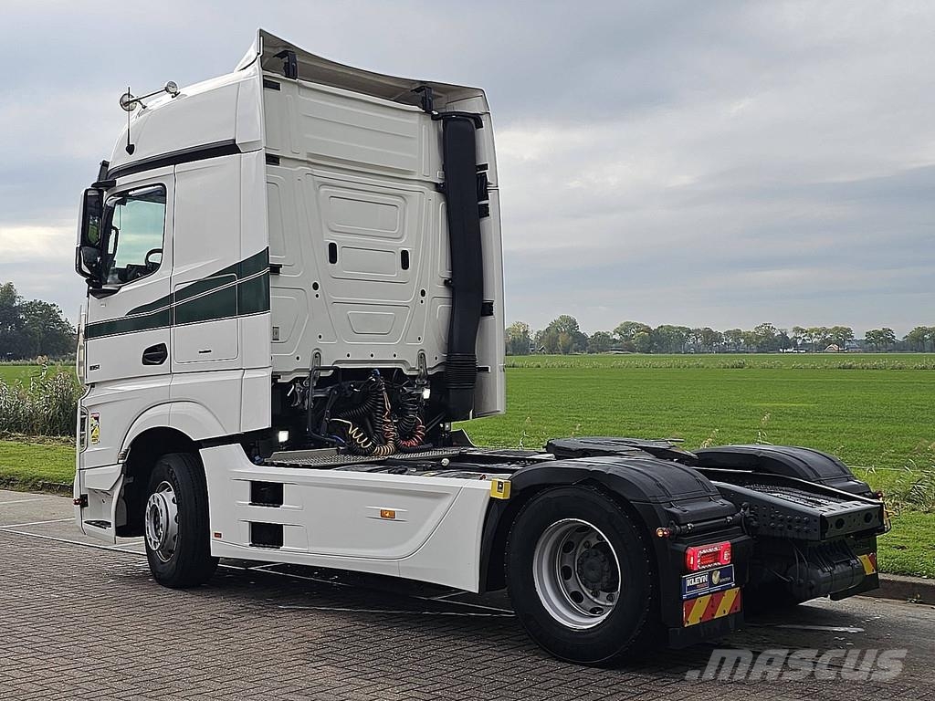 Mercedes-Benz ACTROS 1851 LS BIG SPACE,2Xtank,Standklima,oil ret Vlačilci