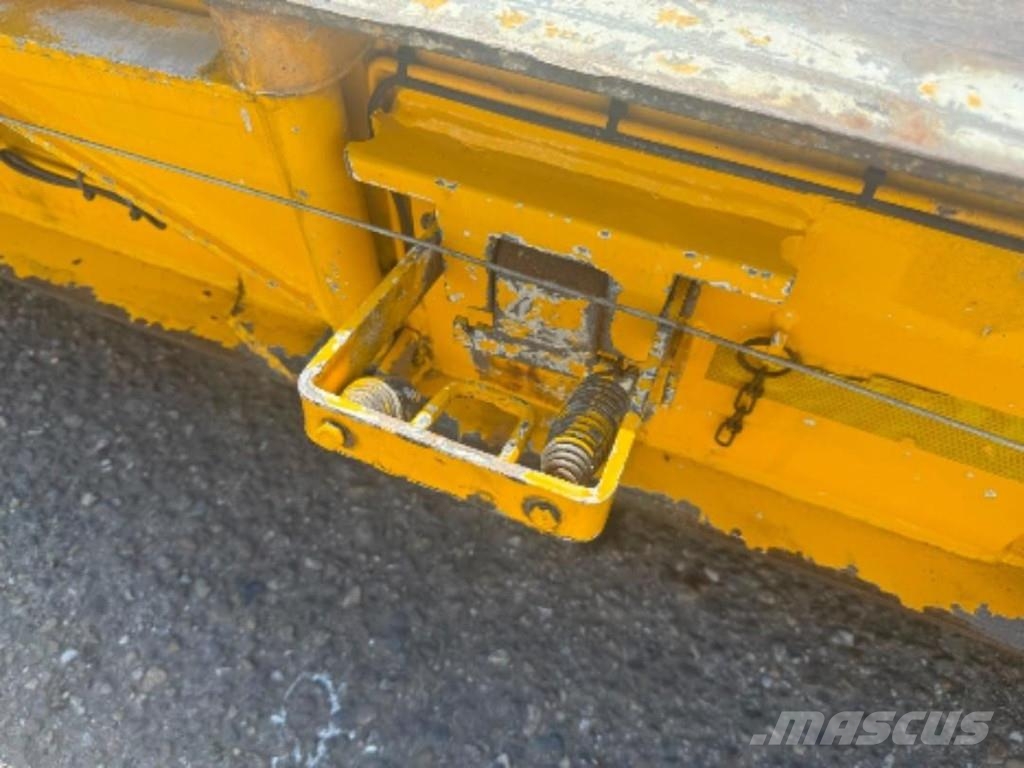 Nooteboom EURO-38-02 / BED: 8,0m + 5,25m Extendable = 13,25m Låg lastande semi trailer
