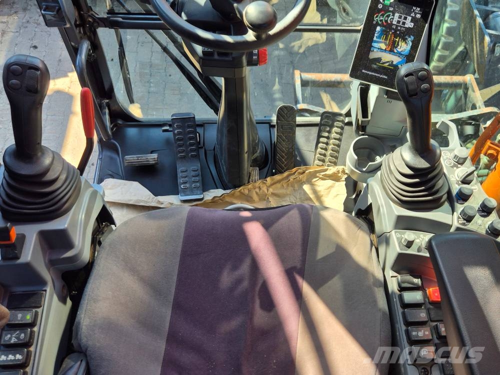 Hitachi ZX 155 W-7 Bageri na kotačima