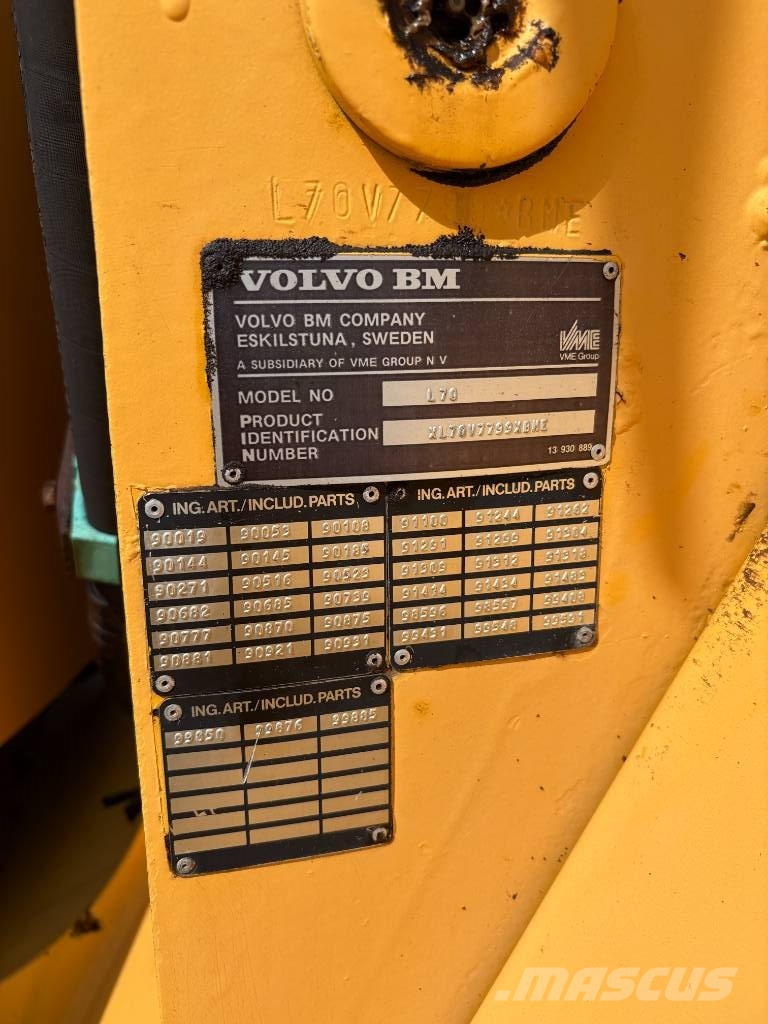 Volvo BM L 70 لوادر بعجل