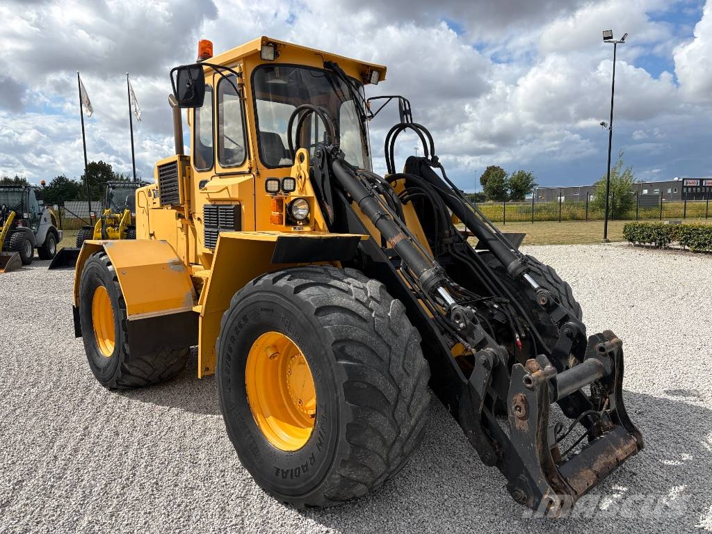 Volvo BM L 70 لوادر بعجل