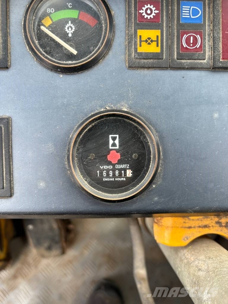 Volvo BM L 70 لوادر بعجل