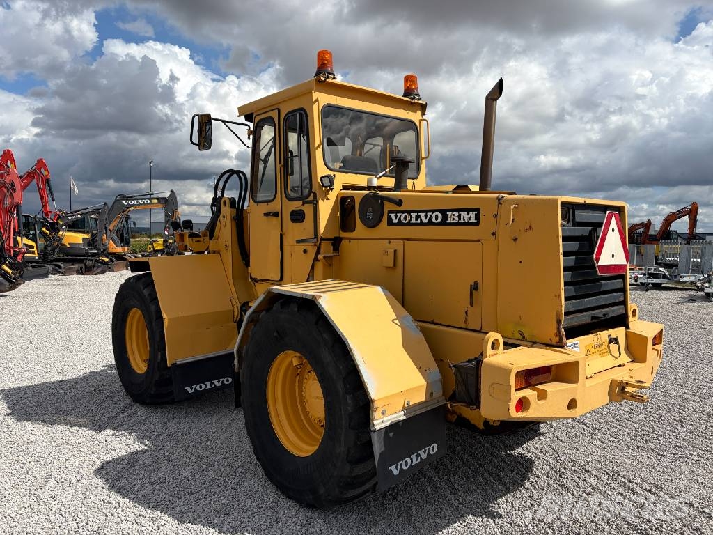 Volvo BM L 70 لوادر بعجل