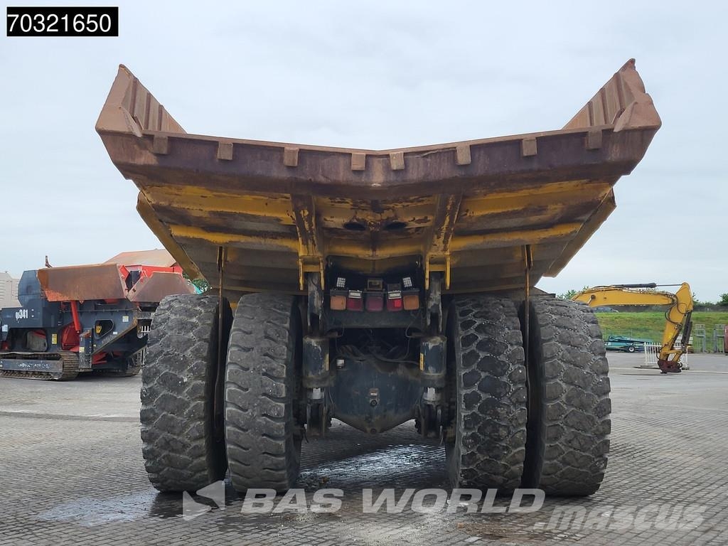 Komatsu HD605 -7E0 Tombereau rigide