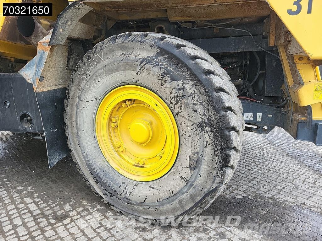 Komatsu HD605 -7E0 Tombereau rigide