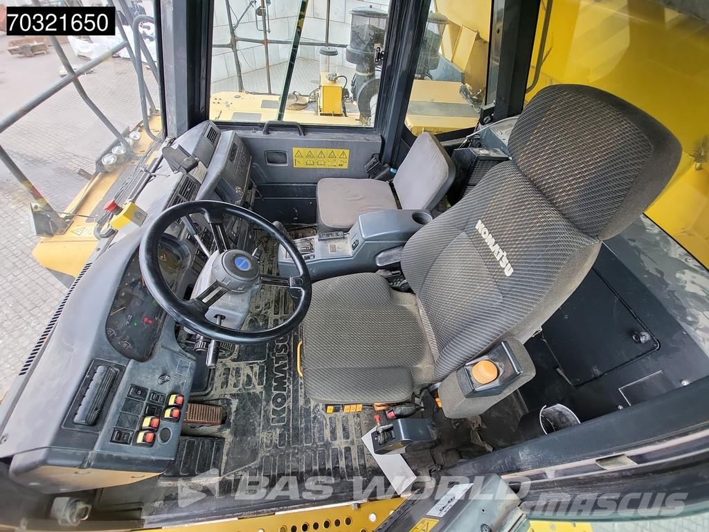Komatsu HD605 -7E0 Tombereau rigide