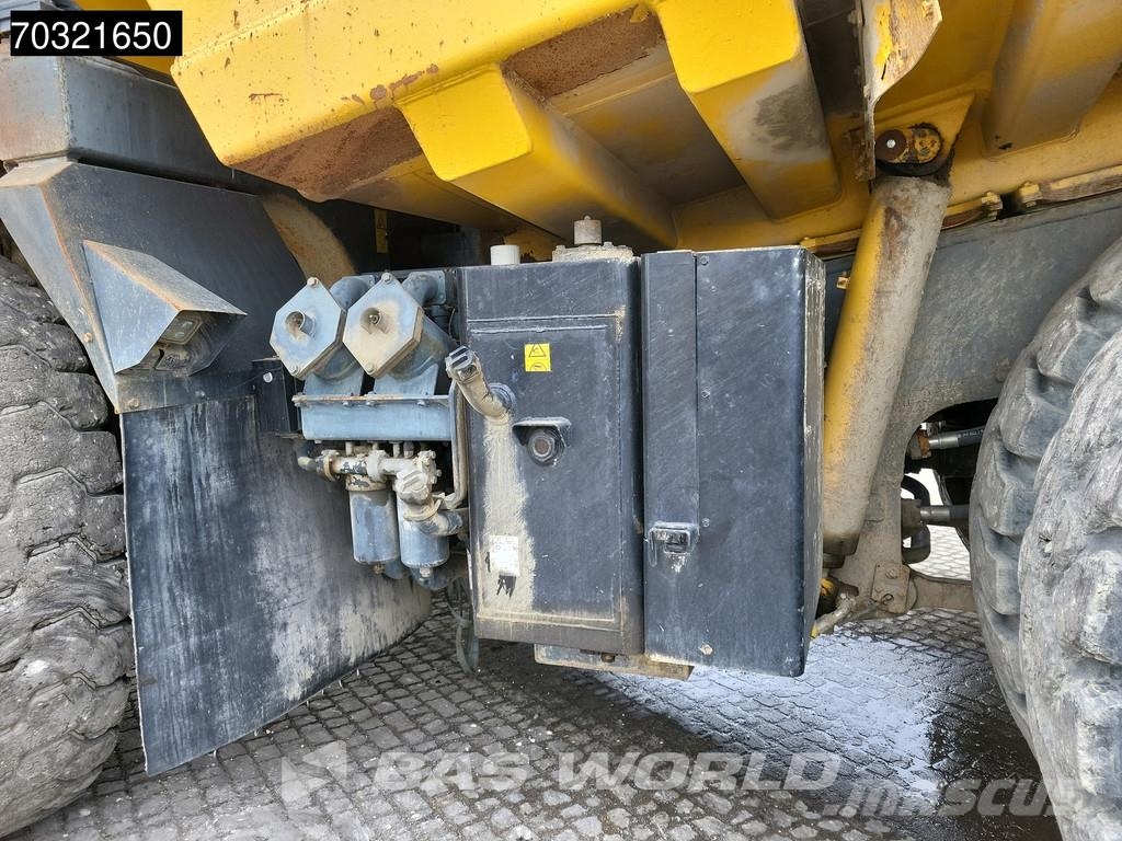 Komatsu HD605 -7E0 Tombereau rigide