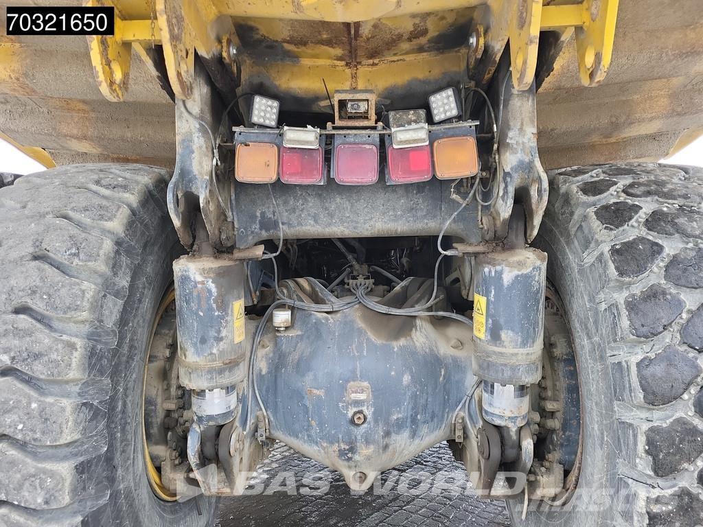 Komatsu HD605 -7E0 Tombereau rigide