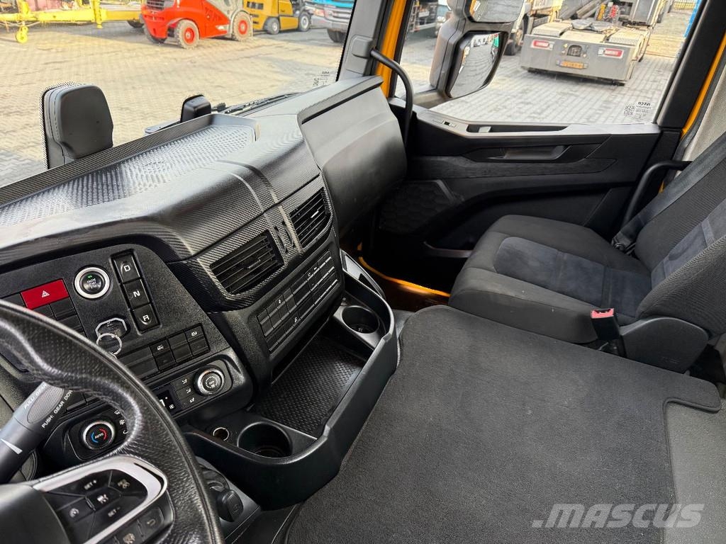 Iveco S-WAY 360 / Euro 6 D / Maar 264528km !! Ťahače