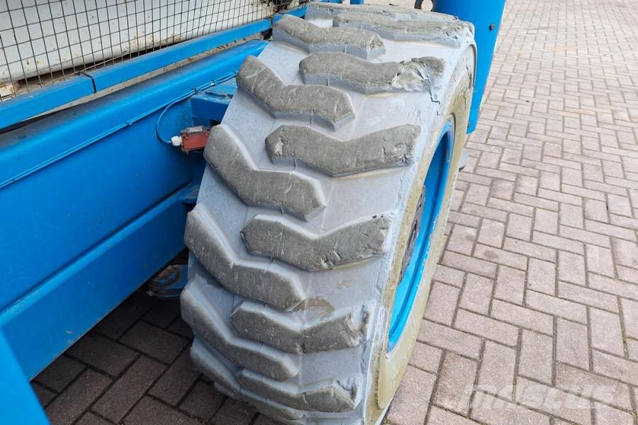 Holland Lift Megastar G320DL30 4WDS/N Diesel, 4x4x4 Drive, 34m Makazaste platforme